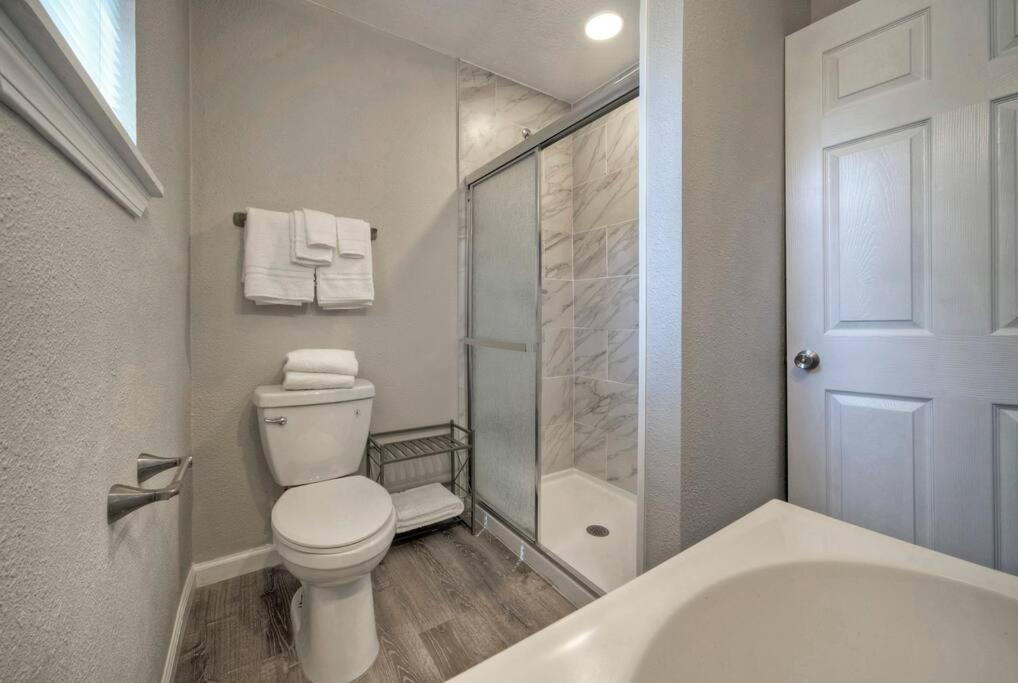 Great Value Stay Near Tesla Austin Exterior photo